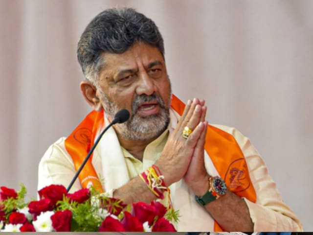 डिप्टी CM को कौन कर रहा ब्लैकमेल? सदन में किया खुलासा, 800 करोड़ का है मामला डिप्टी CM को कौन कर रहा ब्लैकमेल? सदन में किया खुलासा, 800 करोड़ का है मामला