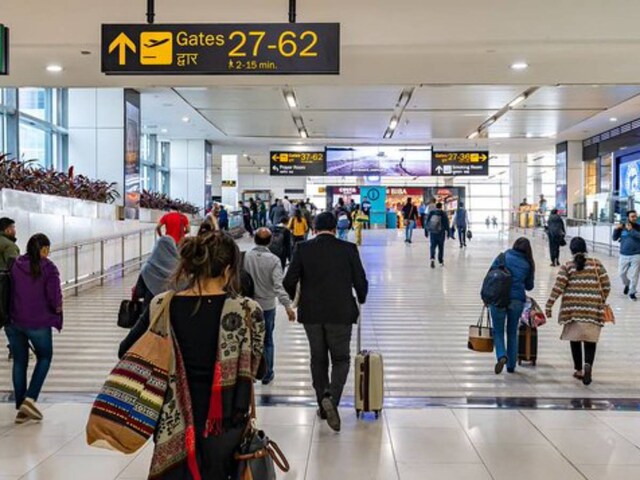 फ्लाइट में बोर्डिंग से पहले... DGCA के जाल में Airlines, पैसेंजर्स के आए मजे