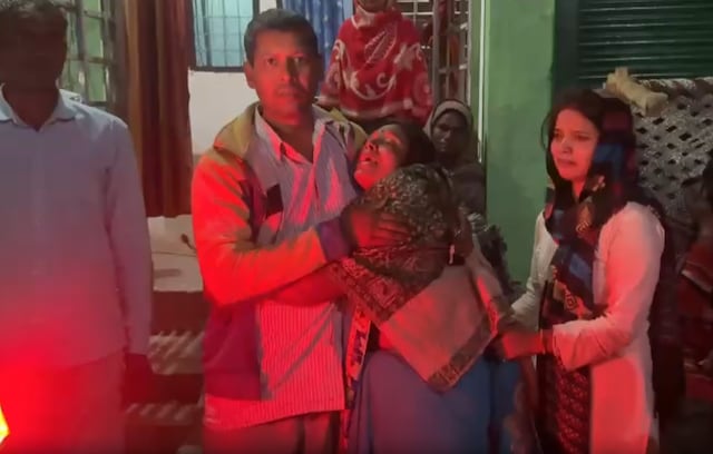 डिनर के बाद सोनी चली गई नई नवेली दुल्हन, पीछे से दौड़ा दौड़ा आया जेठ, फिर... डिनर के बाद सोनी चली गई नई नवेली दुल्हन, पीछे से दौड़ा दौड़ा आया जेठ, फिर...