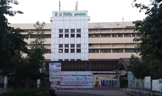 सिविल अस्पताल के हार्ट सेंटर में महिला कर्मी से रेप, प्रबंधन ने नहीं सुनी बात सिविल अस्पताल के हार्ट सेंटर में महिला कर्मी से रेप, प्रबंधन ने नहीं सुनी बात