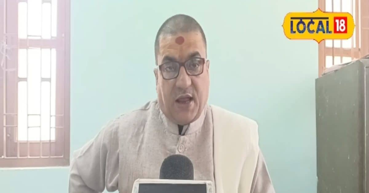 Vrishchik Rashifal: कार्यों में आएगी रुकावट, फिर भी मिलेगी सफलता, स्वास्थ्य का रखें ध्यान, करें ये उपाय