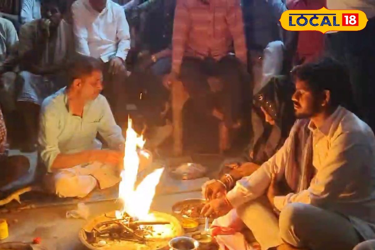 आपत्तिजनक हालत में पकड़े गए प्रेमी जोड़े, गांव वालों ने पकड़कर करवाई शादी