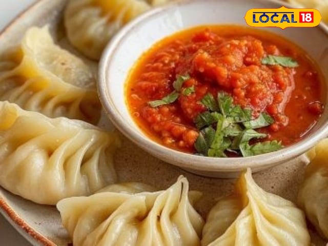 समोसा-कचौड़ी भूल जाएंगे...दिल्ली में यहां मिलने वाले मोमोज खाएं समोसा-कचौड़ी भूल जाएंगे...दिल्ली में यहां मिलने वाले मोमोज खाएं