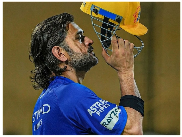 IPL 2025: दुनिया का सबसे खतरनाक गेंदबाज कौन, MS Dhoni के जवाब ने किया हैरान IPL 2025: दुनिया का सबसे खतरनाक गेंदबाज कौन, MS Dhoni के जवाब ने किया हैरान