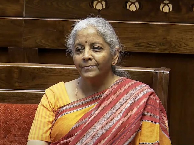 खाली हो गया इस राज्य का खजाना! वित्तमंत्री के सामने कर्ज मांगने पहुंचे सीएम खाली हो गया इस राज्य का खजाना! वित्तमंत्री के सामने कर्ज मांगने पहुंचे सीएम