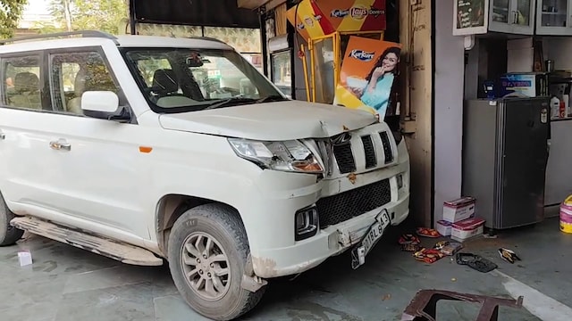 वीडियो: शराबी चालक ने दुकान में एक कार डाली, 2 लोग मारे गए वीडियो: शराबी चालक ने दुकान में एक कार डाली, 2 लोग मारे गए