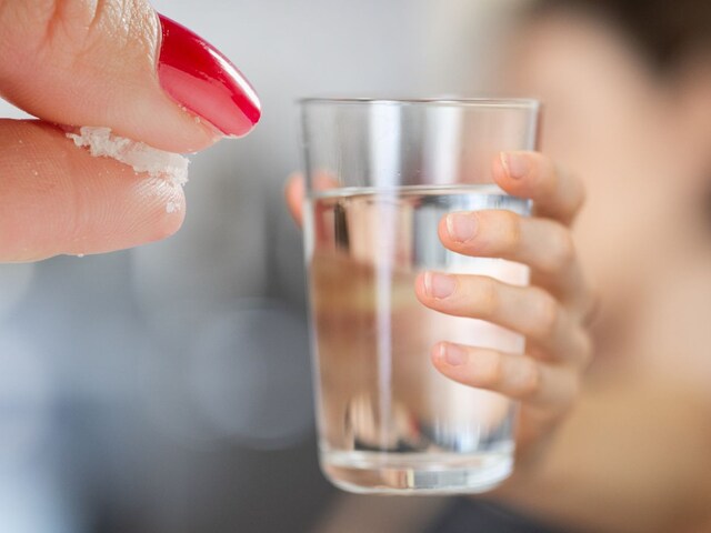 पानी पीने से पहले चुटकी भर मिला दे यह चीज, नस-नस में आ जाएगी चीते जैसी फुर्ति