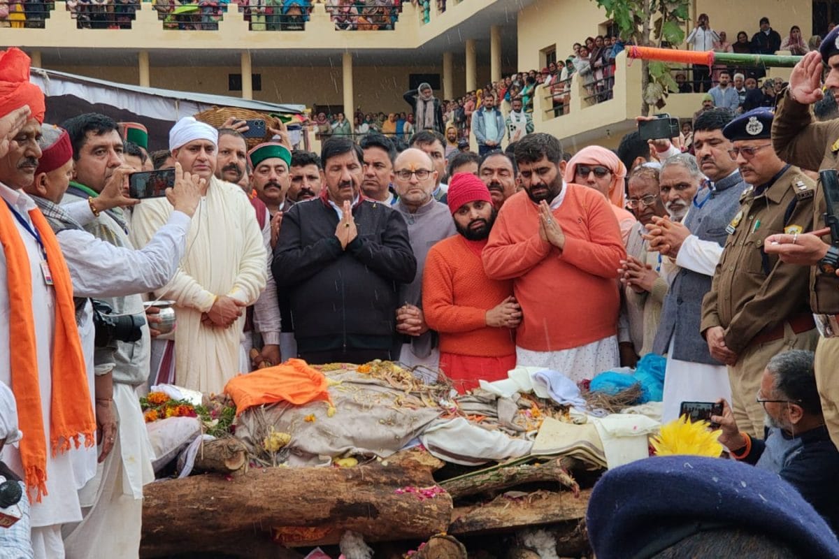 कौन थे श्रीश्री 1008 वेदान्ताचार्य स्वामी सुग्रीवानंद जी महाराज