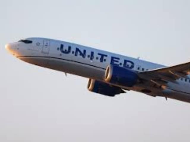 Plain was going from US to China, suddenly turned back after 2500km, passenger came back Plain was going from US to China, suddenly turned back after 2500km, passenger came back