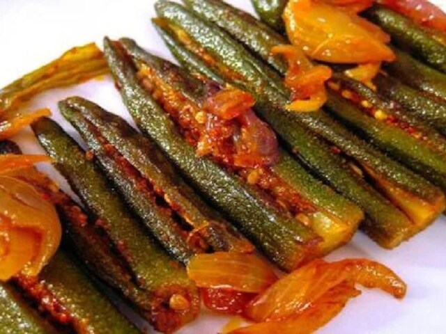 If you also want to make dhaba style okra, then note this recipe