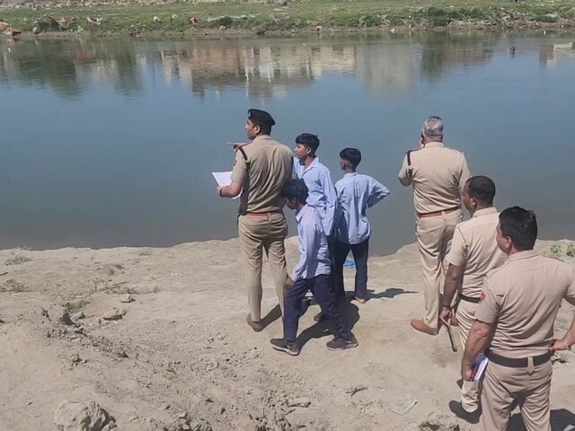 17 छात्र जो कागज के बाद स्नान करने के लिए गए थे, स्थिति आप पहले पार कर लेंगे? 2 नहर में डूबे हुए 17 छात्र जो कागज के बाद स्नान करने के लिए गए थे, स्थिति आप पहले पार कर लेंगे? 2 नहर में डूबे हुए