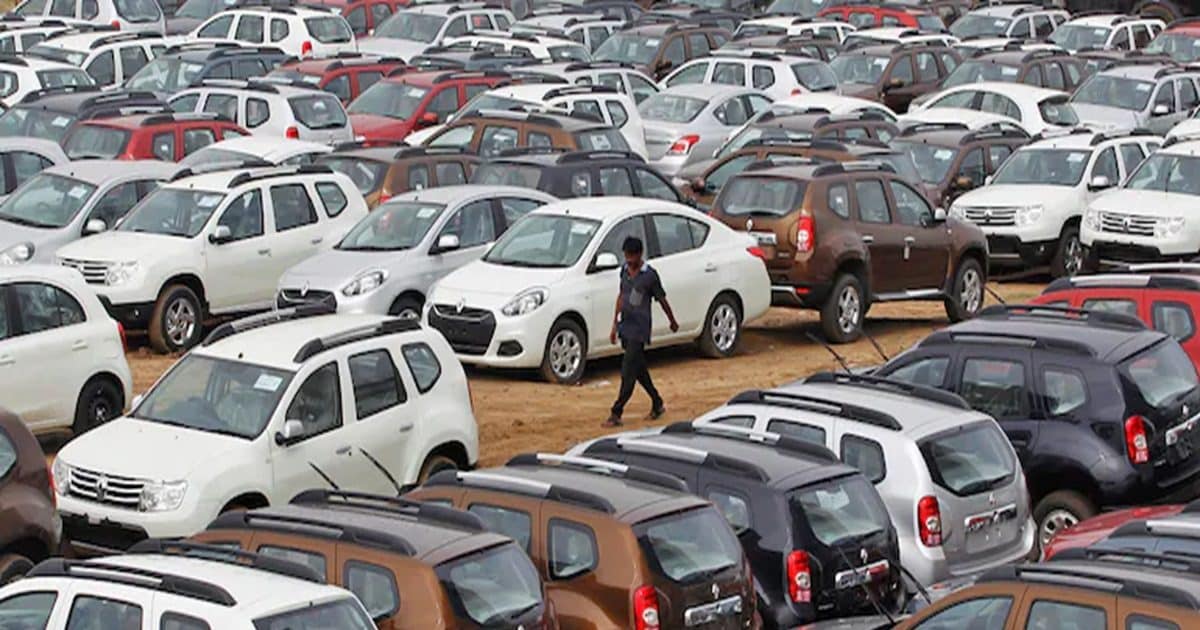No Fuel For Old Vehicles Rules: दिल्ली के बाद अब हरियाणा के इस जिले से भी गायब हो जाएगी 50000 लाख गाड़ियां, आ गई वो तारीख, जब कबाड़ हो जाएगी आपकी कार