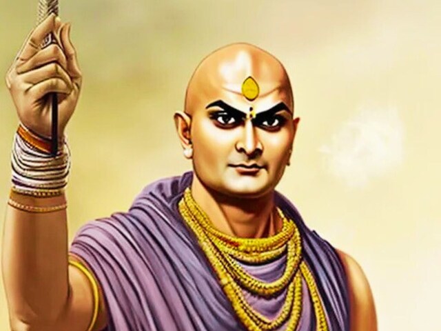 करियर में अपार सफलता चाहते हैं, तो गांठ बांध लें आचार्य चाणक्य की ये 6 बातें करियर में अपार सफलता चाहते हैं, तो गांठ बांध लें आचार्य चाणक्य की ये 6 बातें