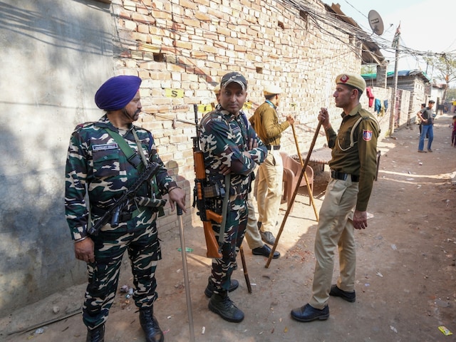 शिकारी ने पहले ही बिछा रखा था जाल, पत्‍नी से मिलने आया शख्‍स बन गया शिकार