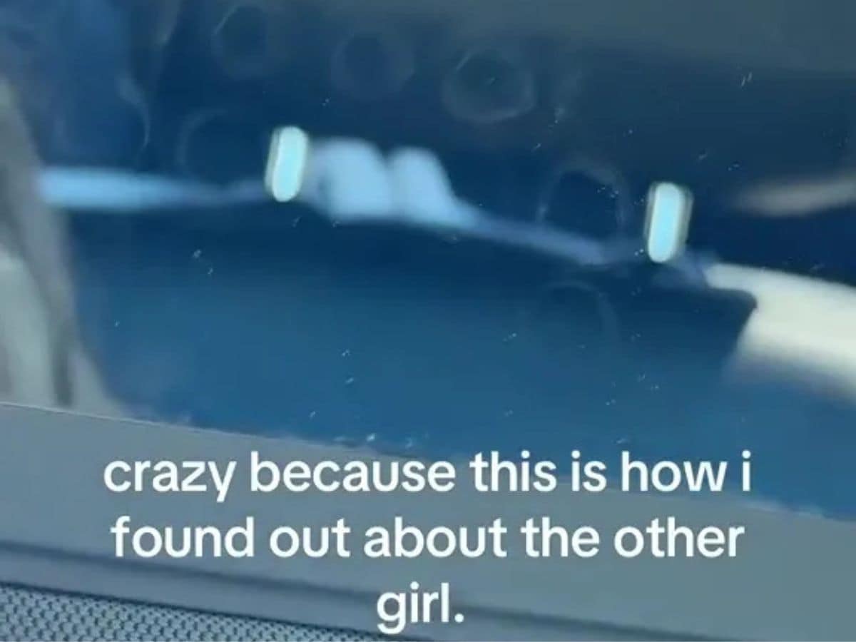 girl-found-out-about-boyfriend-affair-1-2025-03-db277061039ee8fabe4061fb13524f35 The girl discovered the infidelity of the boyfriend from the mark found in the car.