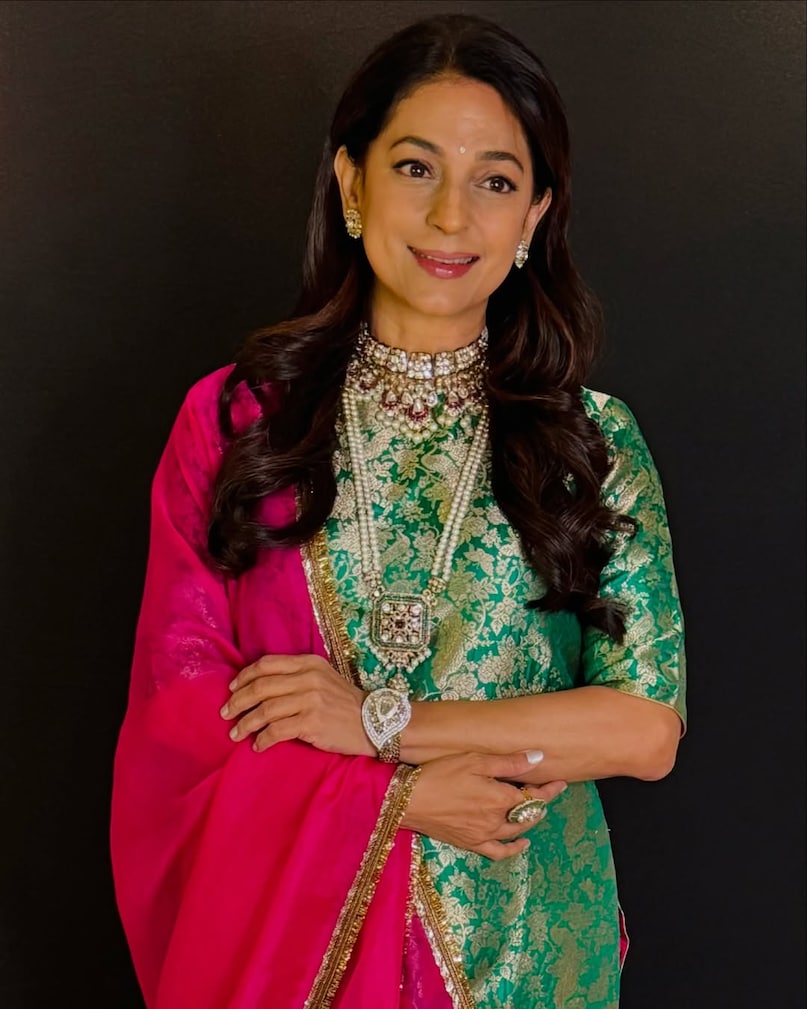 Juhi Chawla, Juhi Chawla Age, Juhi Chawla Debut Film, Juhi Chawla Net Wort, Juhi Chawla Husband, Who is Juhi Chawla Husband Jai Mehta, Juhi Chawla Daughter, Juhi Chawla Daughter, Juhi Chawla Husband Jai Mehta Networth, Juhi Chawali Hasband, Juhi Chawla's husband, Juhi Chawla's daughter