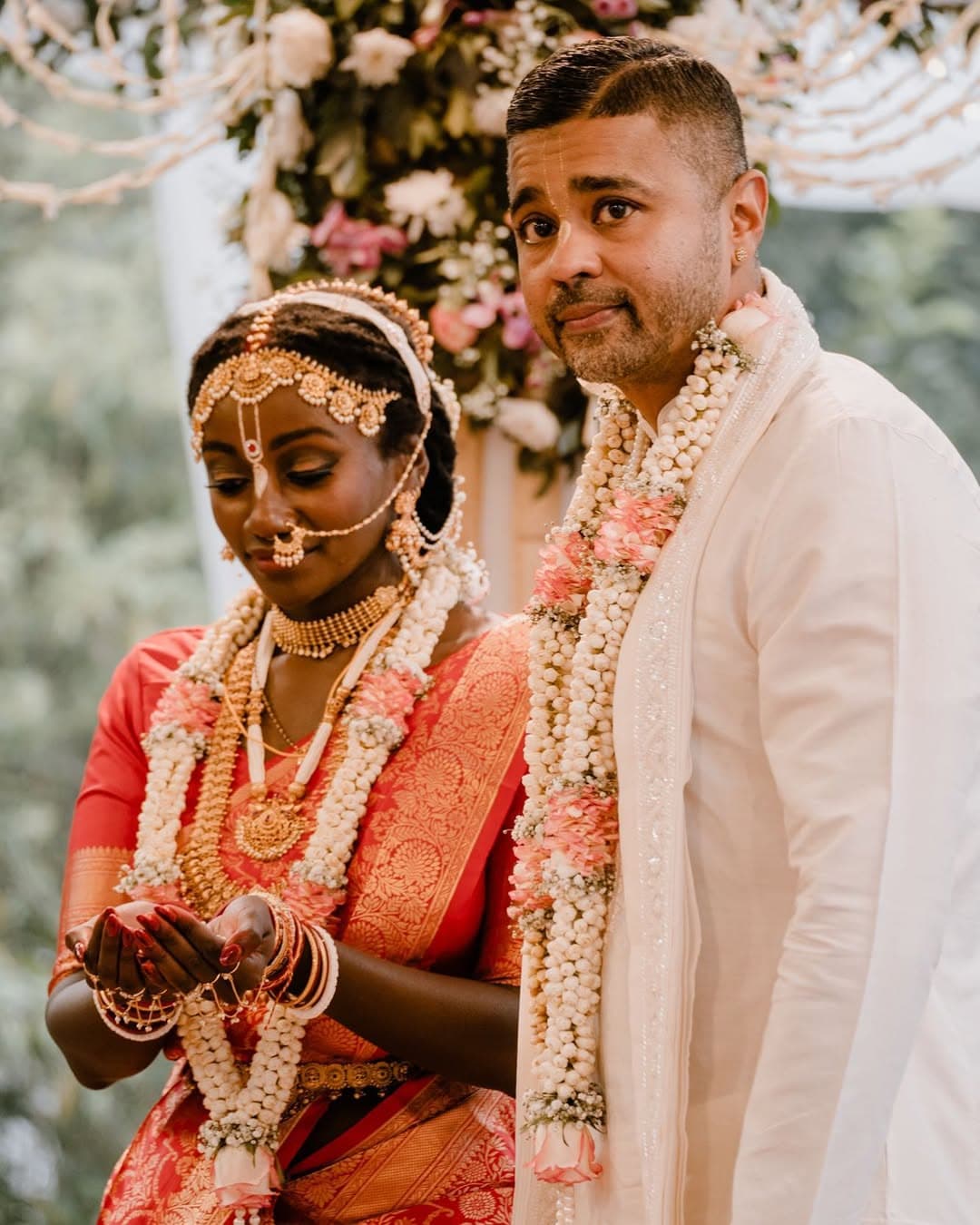 Beautiful Black foreign woman looks stunning in Krishna Tilak as Indian Bride