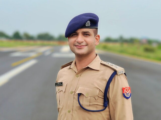कानपुर ACP रहे मोहसिन खान सस्पेंड, IIT छात्रा ने डीजीपी को भेजा था लेटर कानपुर ACP रहे मोहसिन खान सस्पेंड, IIT छात्रा ने डीजीपी को भेजा था लेटर