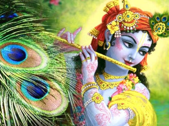 Peacock Feather: मोरपंख के इस अनोखे प्रयोग से बदल जाएंगे आपके सितारे