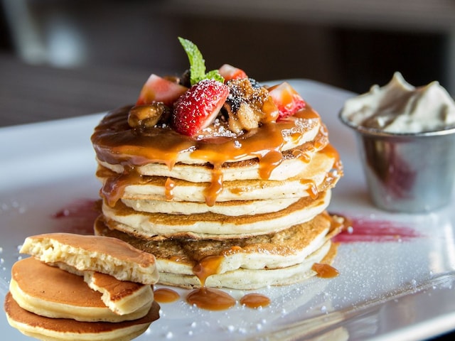 बच्चों के लिए घर में बनाना है टेस्टी पैनकेक? बहुत आसान है तरीका, जानें यहां... बच्चों के लिए घर में बनाना है टेस्टी पैनकेक? बहुत आसान है तरीका, जानें यहां...