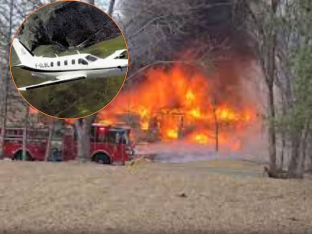 A small plane collided from home ... Fire ball became a building, everyone came in panic A small plane collided from home ... Fire ball became a building, everyone came in panic