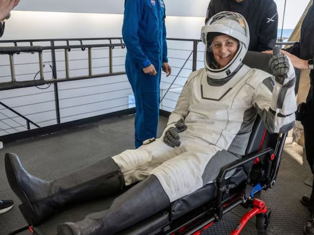 Sunita Williams will not be able to return to the earth for 15 days and will not be able to meet her husband Sunita Williams will not be able to return to the earth for 15 days and will not be able to meet her husband