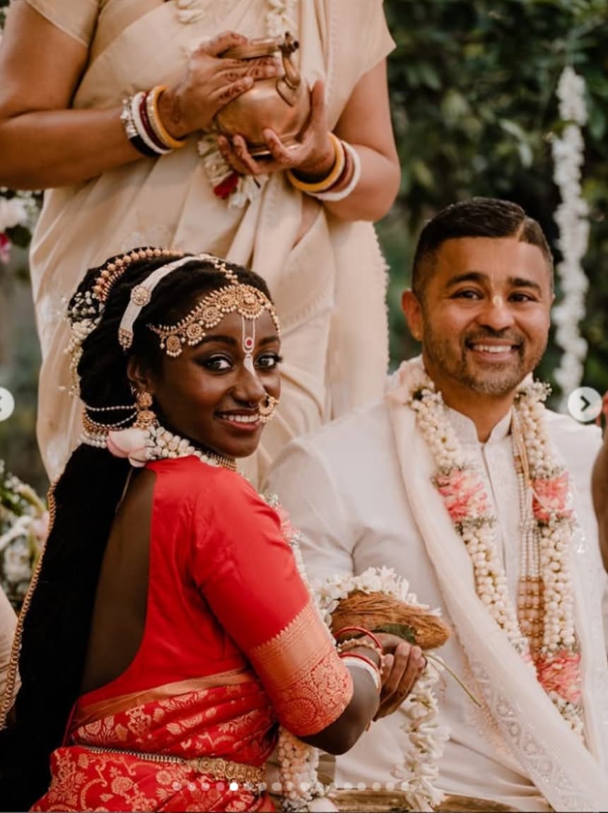 Beautiful Black foreign woman looks stunning in Krishna Tilak as Indian Bride