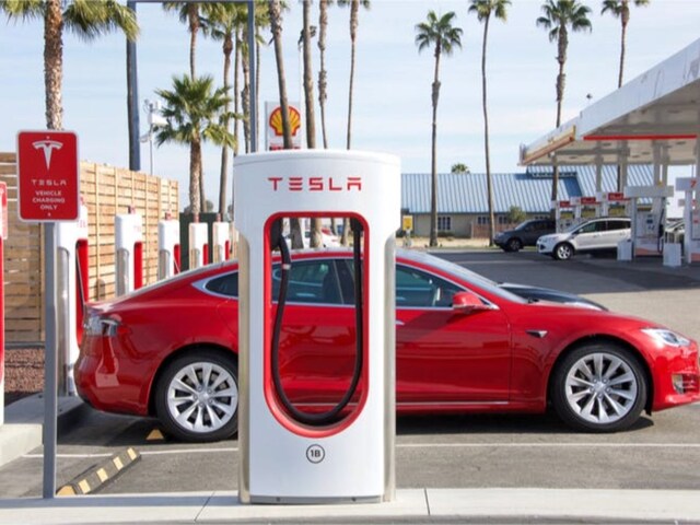 0 % interest, lifetime free charging, Tesla car owners have fun