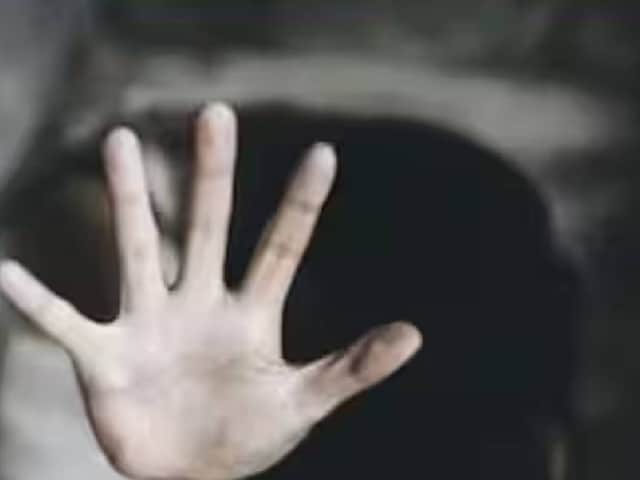 29 की टॉप एक्ट्रेस संग होली में हुई बदसलूकी, नशे में को-एक्टर ने जबरन लगाया रंग-गलत तरीके से छुआ, FIR दर्ज 29 की टॉप एक्ट्रेस संग होली में हुई बदसलूकी, नशे में को-एक्टर ने जबरन लगाया रंग-गलत तरीके से छुआ, FIR दर्ज