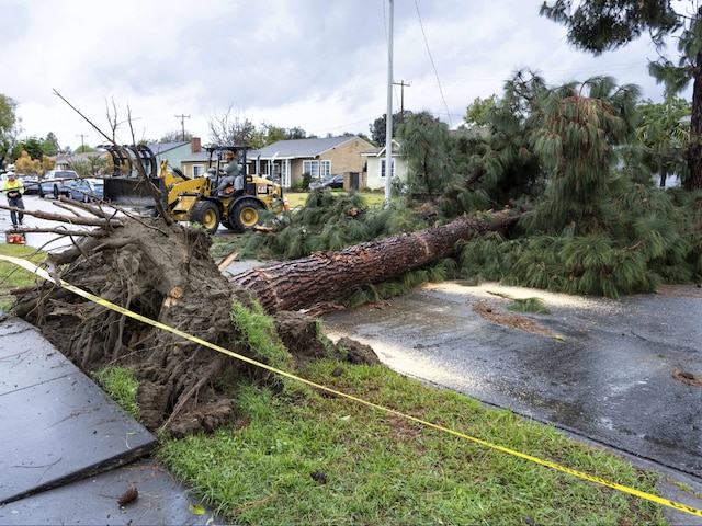 Super Power America is also defeated in front of storm, 27 killed due to devastation of tornado Super Power America is also defeated in front of storm, 27 killed due to devastation of tornado