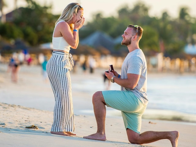 why-do-people-propose-on-one-knee-2025-03-ff24e69ca96f8e329e61cd9e3d9d0ffc History of a tradition of sitting on a knee while proposing