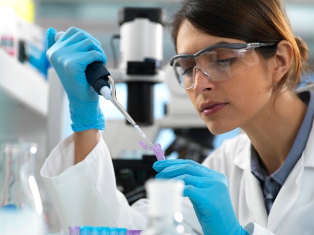 woman-dna-test-1-2025-03-ded3726b725a91c58fbc2869ad74c7b6 Often, the woman's health was deteriorated, got her DNA test done, it was found out, the land under the feet!