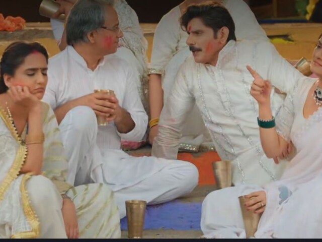 Poddar and Goenka Family immersed in Holi colors - which has the effect of cold?