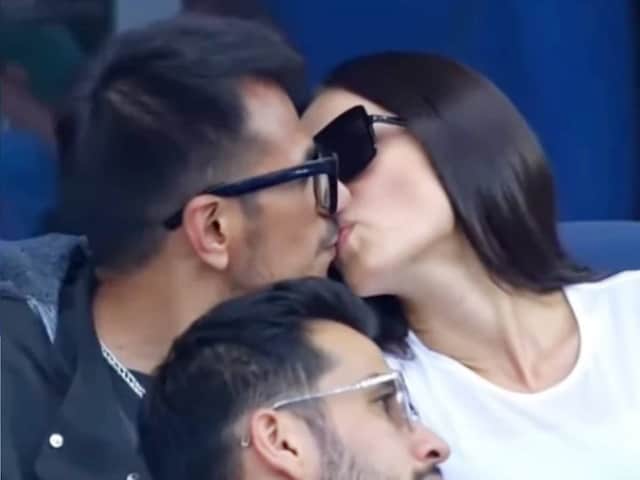 युजवेंद्र चहल-आरजे महवश के अफेयर का सामने आया सच! भरी सभा में किया KISS? भूले तलाक का दर्द?, चौंका देगी सच्चाई युजवेंद्र चहल-आरजे महवश के अफेयर का सामने आया सच! भरी सभा में किया KISS? भूले तलाक का दर्द?, चौंका देगी सच्चाई