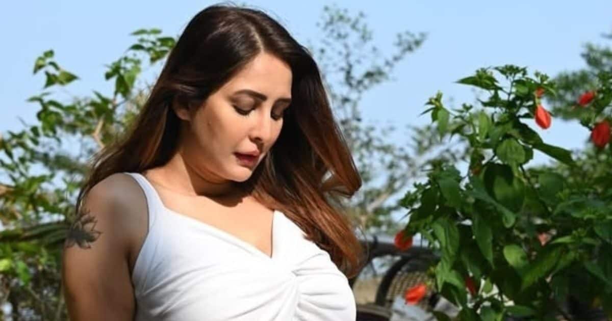 'वो मुझे अपनी गोद में बिठाते थे…' टीवी एक्ट्रेस का छलका सालों पुराना दर्द, किया चौंकाने वाला खुलासा