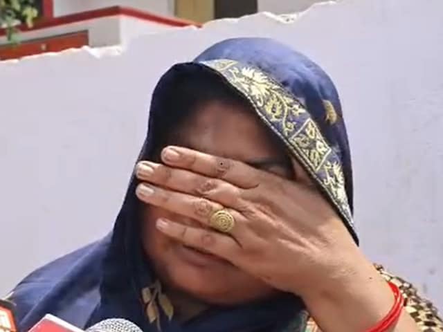 ‘मेरे पति ने तो…’, सामने आई समधी संग समधन, बताया क्या है बेटी के ससुर से रिश्ता ‘मेरे पति ने तो…’, सामने आई समधी संग समधन, बताया क्या है बेटी के ससुर से रिश्ता