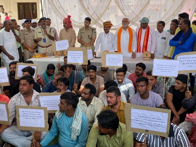 एक साथ 44 अपराधियों का सरेंडर, अपराध की नर्सरी में ऑपरेशन प्रहार से बदला नजारा