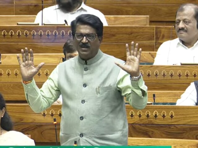 बांटोगे तो बचोगे... 'बंटोगे तो कटोगे' के बाद उद्धव के सांसद ले आए नया नारा बांटोगे तो बचोगे... 'बंटोगे तो कटोगे' के बाद उद्धव के सांसद ले आए नया नारा