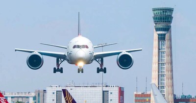 लखनऊ एयरपोर्ट पर विमान की इमरजेंसी लैंडिंग.