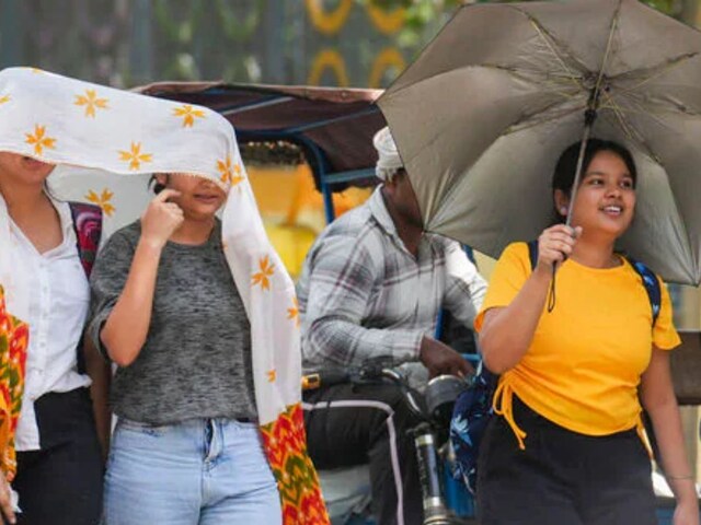 उमस निकाल रहा जान, मगर कई जगहों पर धूल भरी आंधी और बारिश, जानें दिल्ली का हाल