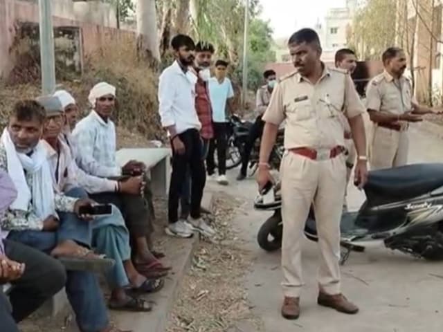 पति अपनी बहन के घर पर अपनी पत्नी का घर छोड़ने जा रहा था, अचानक वह उठ गई और फिर ...