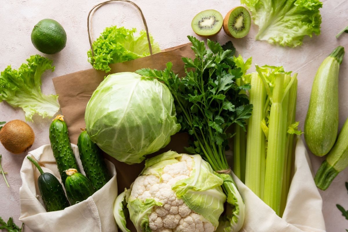 पेट में जमी गंदगी को साफ कर देंगे ये 7 फूड्स ! एक सप्ताह सेवन करके तो देखिए, कब्ज की हो जाएगी छुट्टी