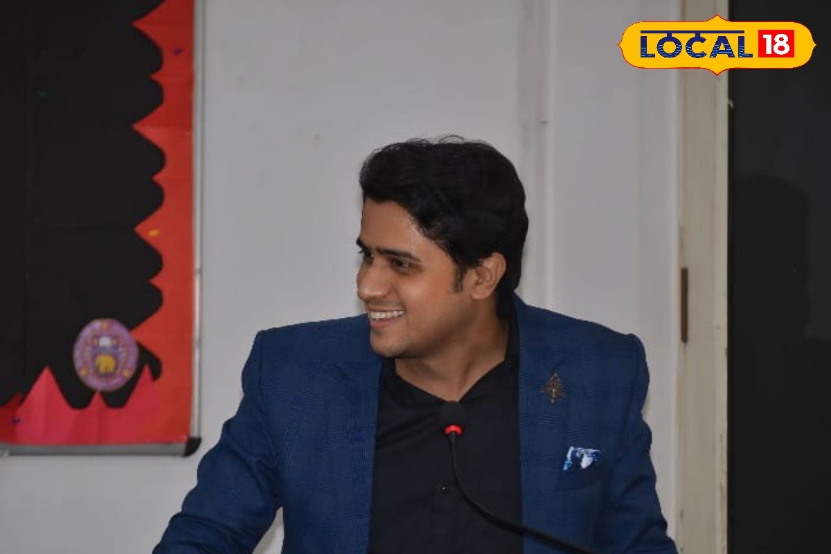 अनन्य देवरिया हैं 21वीं सदी के नए दिनकर? अद्भुत है इस कवि की साहित्यिक यात्रा!
