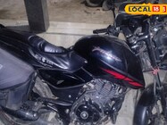 आज भी लोगों की पहली पसंद बनी हुई है बजाज की ये बाइक, जानिए इसके ढेरों फीचर्स