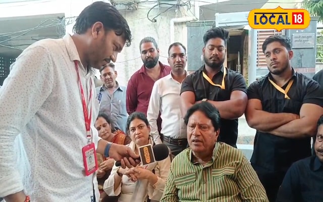 Rana Sanga Controversy : करणी सेना की सभा के बीच जानें कैसा रहा सांसद रामजीलाल का पूरा दिन Rana Sanga Controversy : करणी सेना की सभा के बीच जानें कैसा रहा सांसद रामजीलाल का पूरा दिन