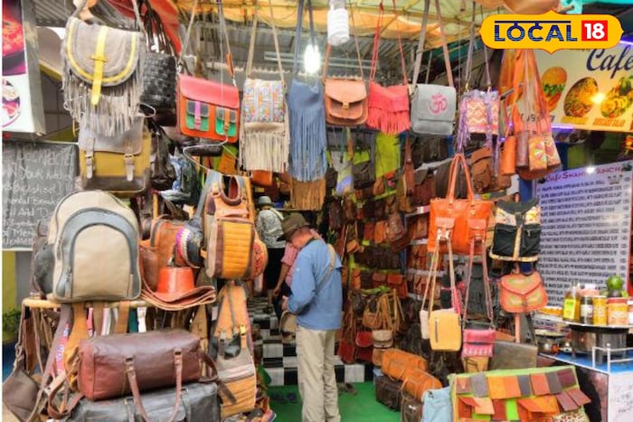 Delhi's largest bag market, where brands like Louis Vuitton will be found for 50 rupees 2