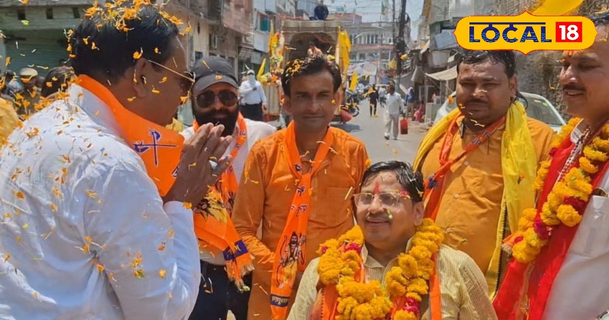 इटावा में निकल रही थी परशुराम शोभा यात्रा, मुस्लिम समाज ने किया ये काम…हर जगह हो रही चर्चा