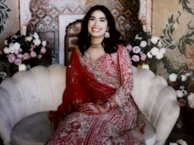 Indian-origin-millionaire-Simran-Kaur-New-Zealand-Millionaire-Sim-Kaur-Simran-Kaur-Roka-Ceremony-2025-04-b7e83de299a9077fbcda07647792b7d0 Millionaire girl stopped cheaply
