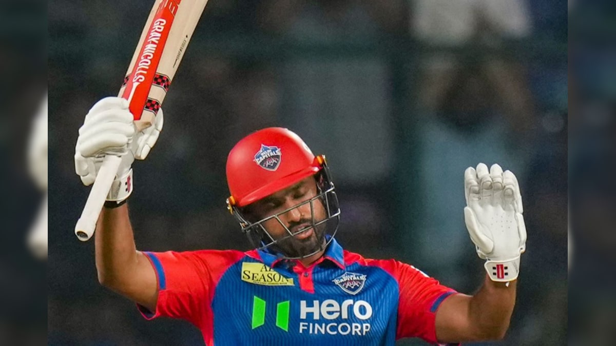 करुण नायर हाफ सेंचुरी का जश्न