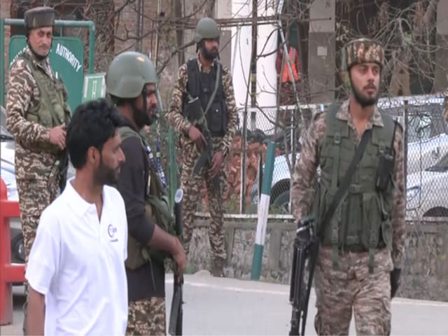 पहलगाम हमले में खुलासा ... PAK आतंकी मौके पर था मौजूद, 2-3 नहीं 6 आतंकी पहलगाम हमले में खुलासा ... PAK आतंकी मौके पर था मौजूद, 2-3 नहीं 6 आतंकी